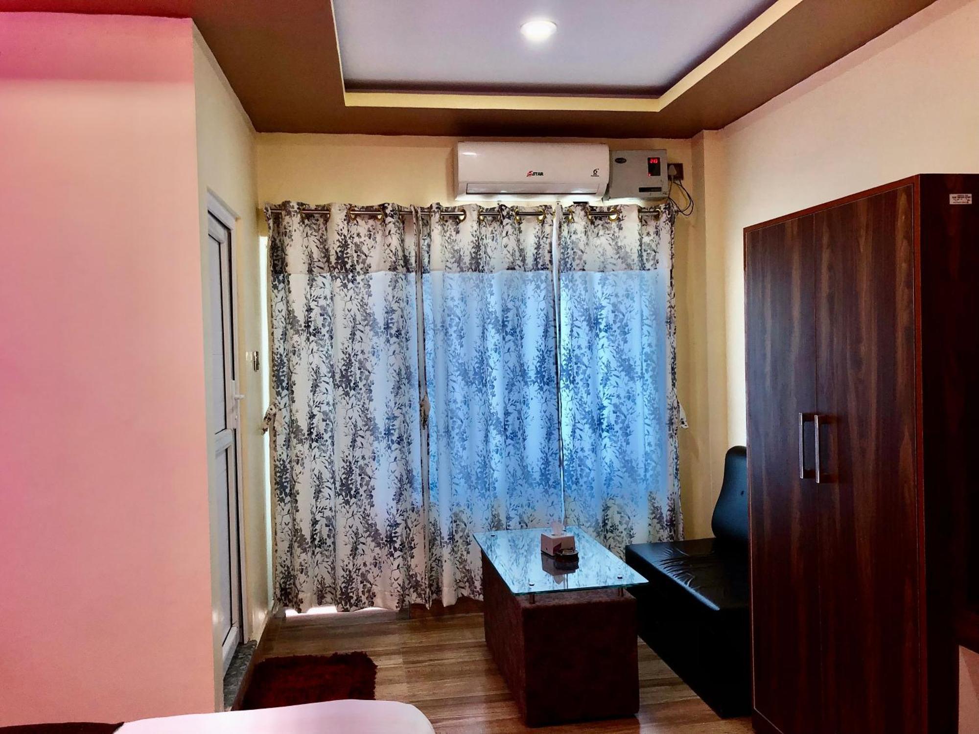 Hotel Hot Pot, Dhangadhi Luaran gambar